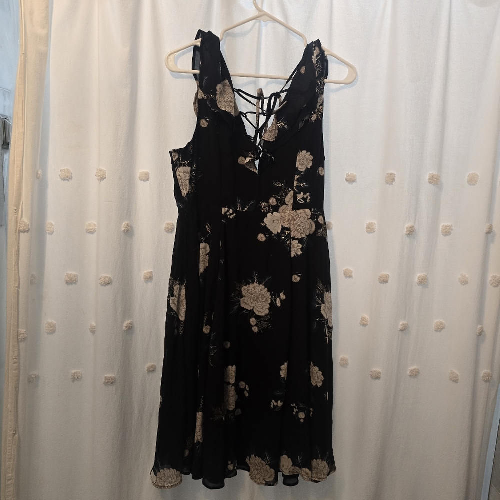 Torrid Black Floral Women's Dress Size 10 - Picture 7 of 10